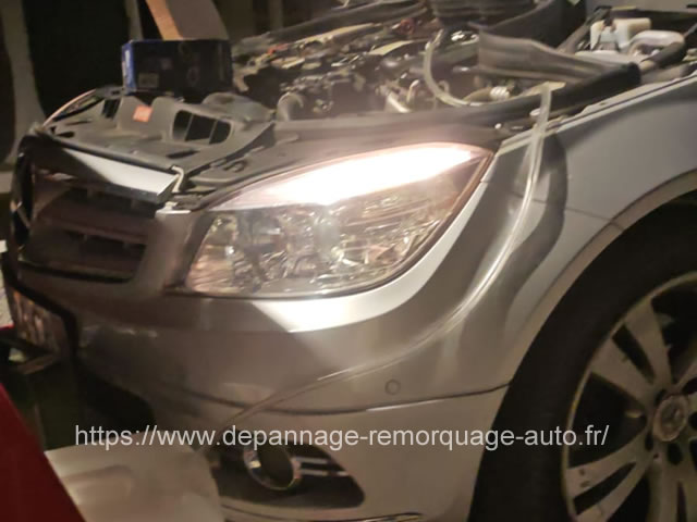 Panne de voiture la nuit ou le week-end : qui appeler ? Secours dépannage auto